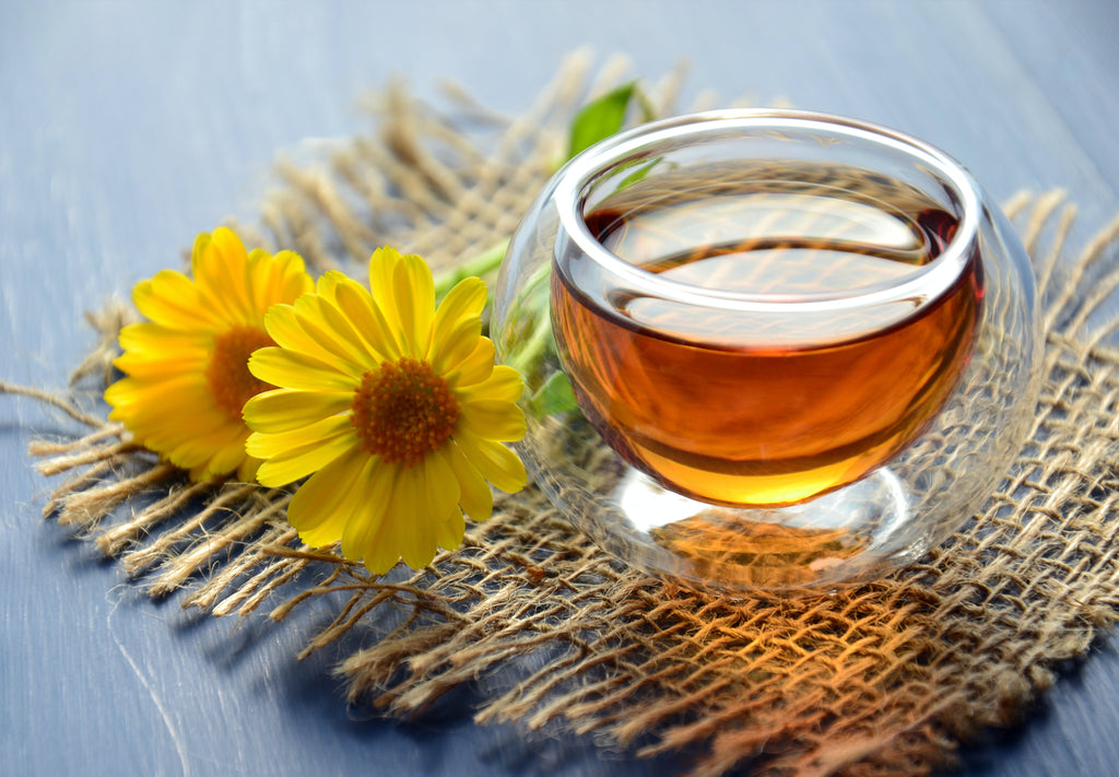 Miel y sus beneficios para el cabello: ¡Aprende cómo utilizarla para tener un cabello más fuerte y saludable!